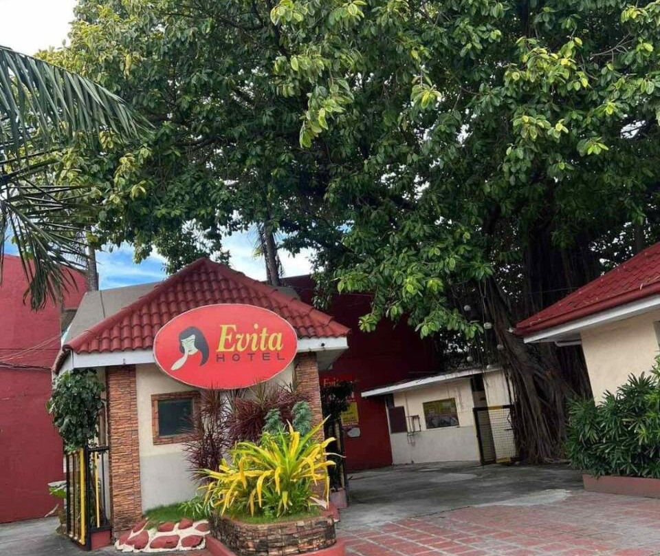 OYO 1026 Evita Hotel Bacoor