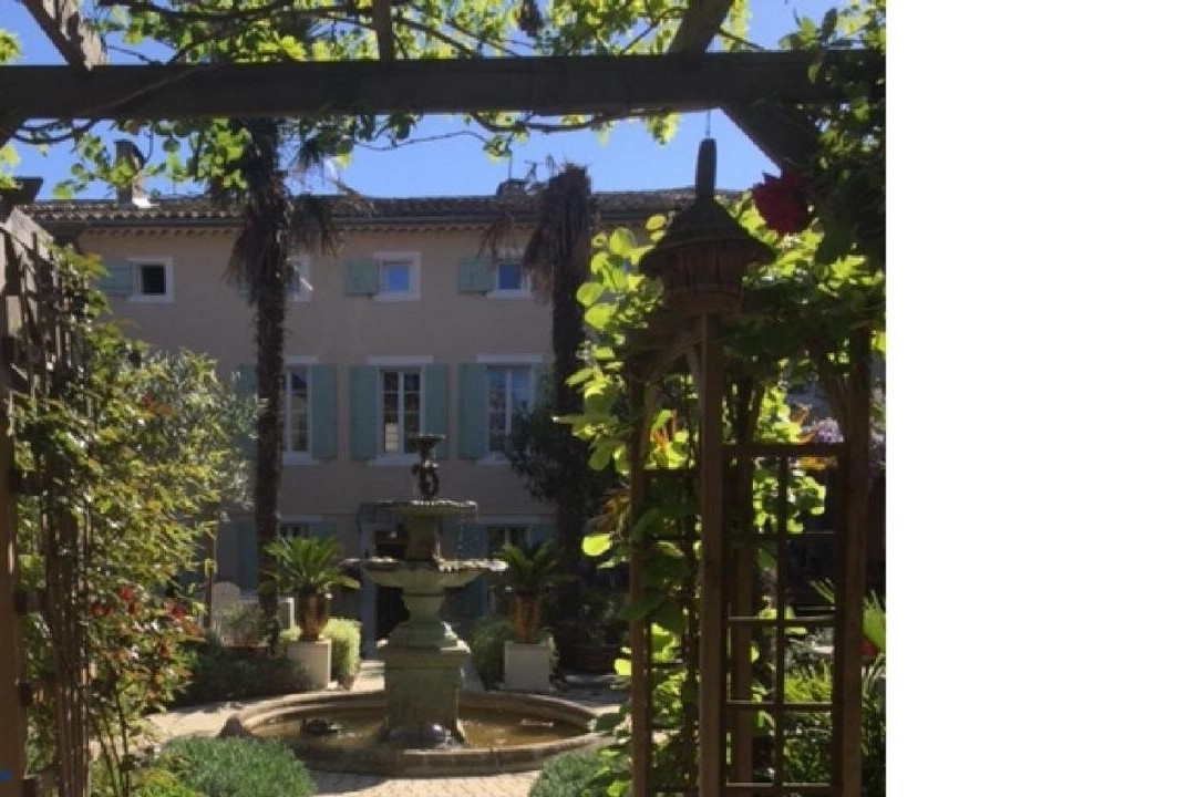 奥帕尔米尔卡切酒店