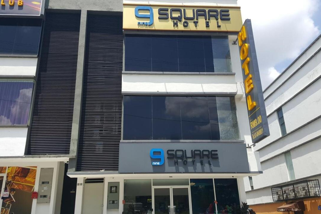 9 Square Hotel - Sri Kembangan