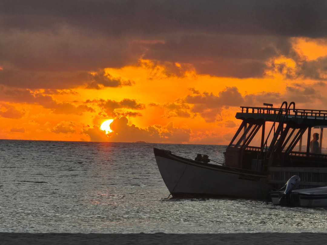 安嘎嘎岛度假村主图