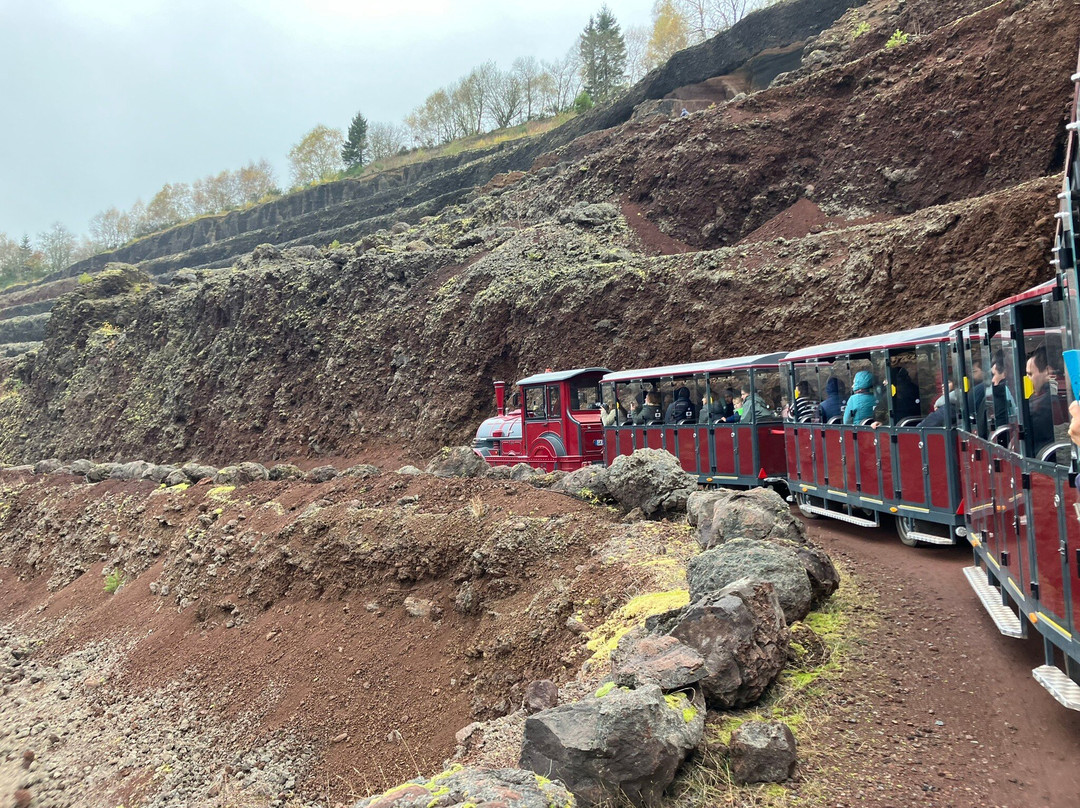 Volcan De Lemptégy景点图片