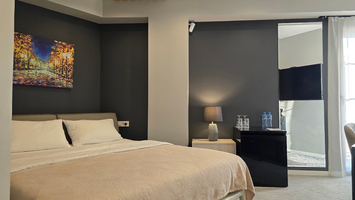 银色39角酒店-客卧