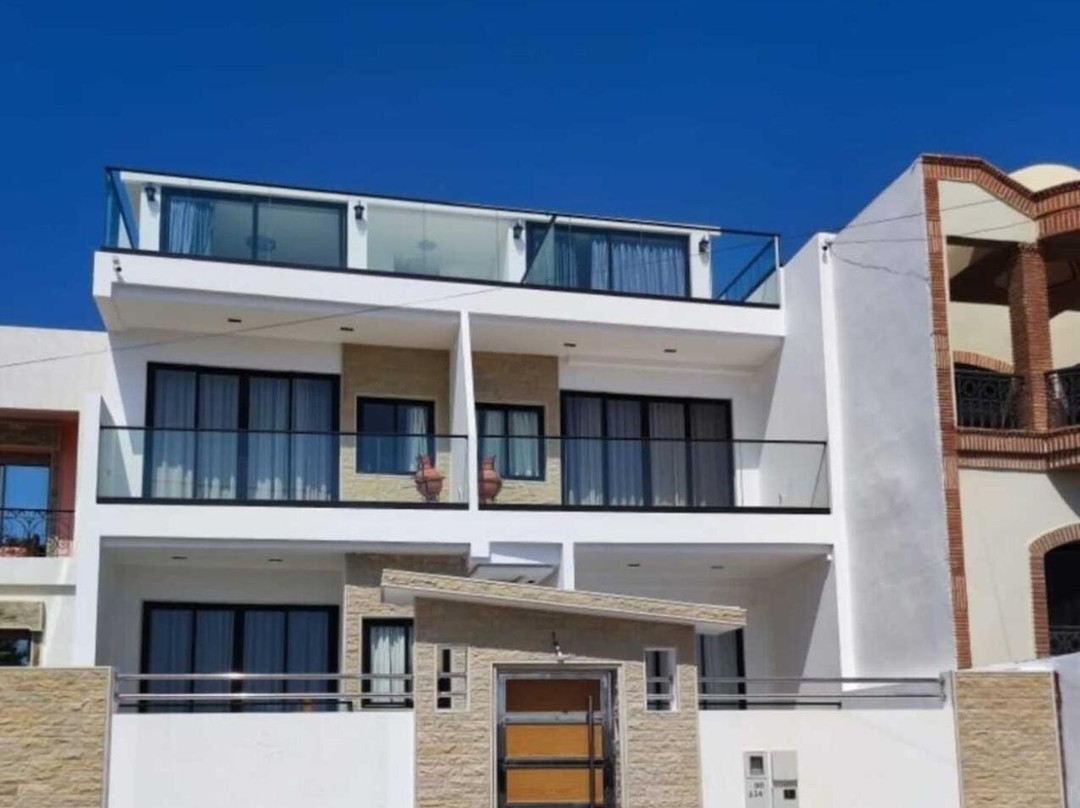 Casa Del Mar
