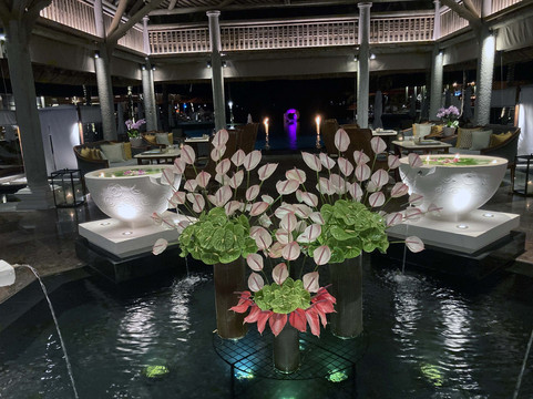 康斯丹莫里斯王子酒店主图