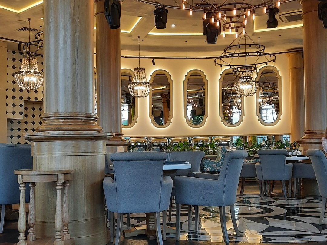 豪华帝国俱乐部主图