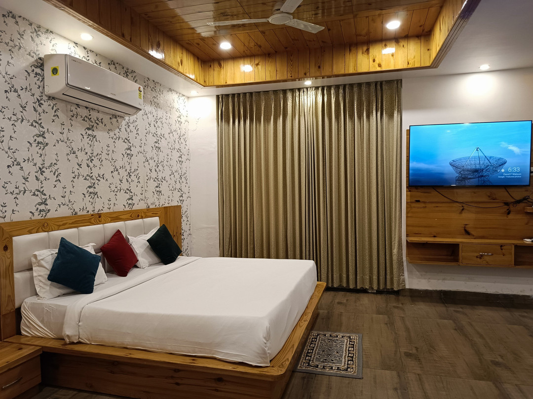 Hotel The Crown主图