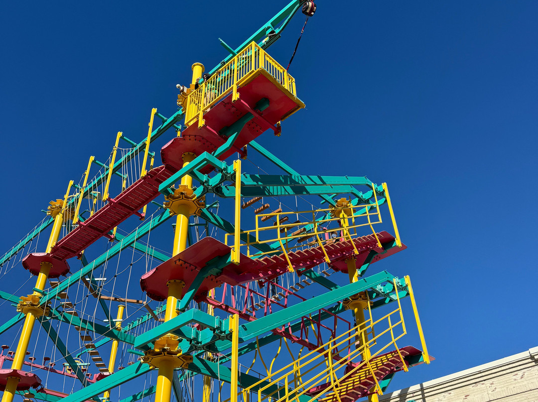 LuLu's Beach Arcade and Ropes Course景点图片