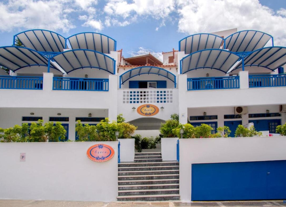 Erato Apartments主图