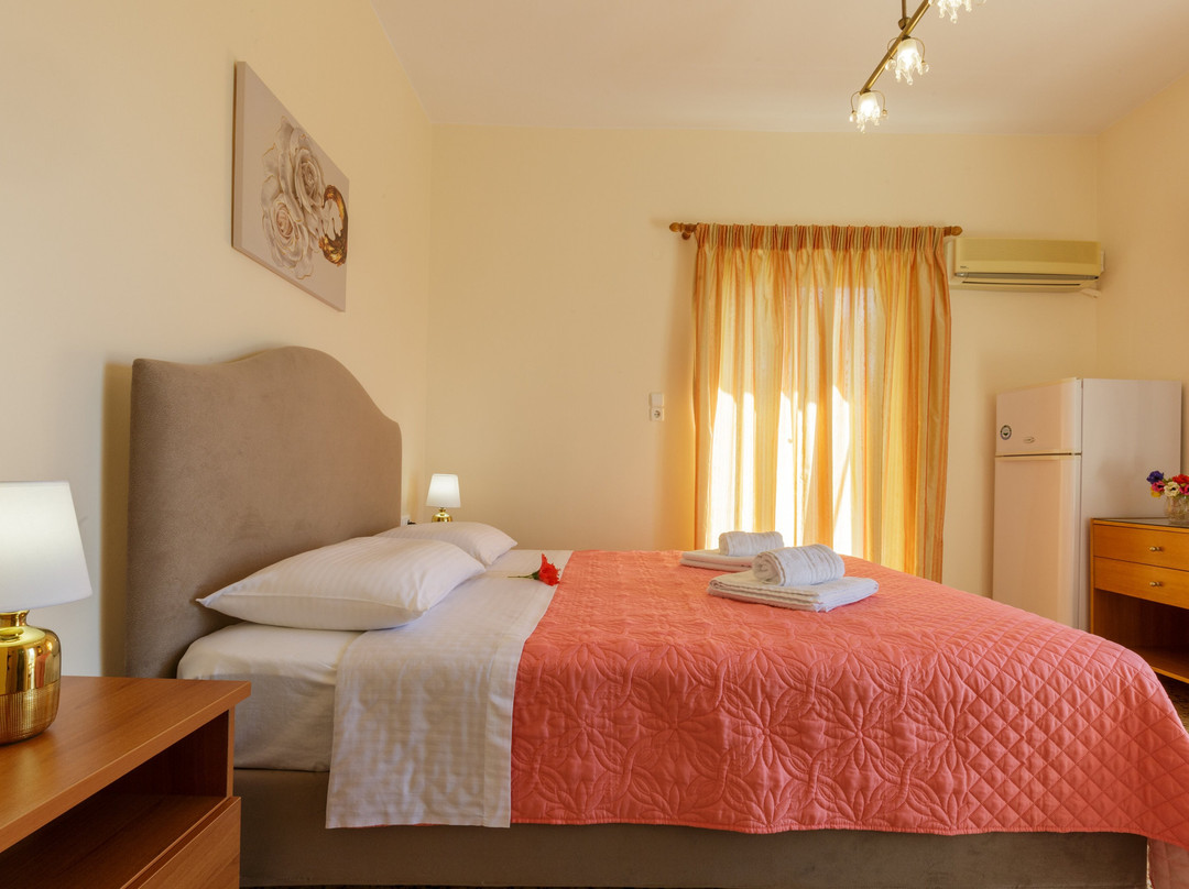 Akrogiali  Beach Rooms主图