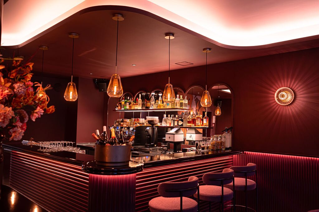 Chinaski Studio & Bar