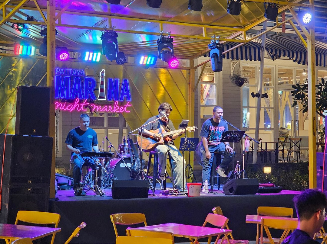 Pattaya Marina Night Market-芭堤雅必去景点