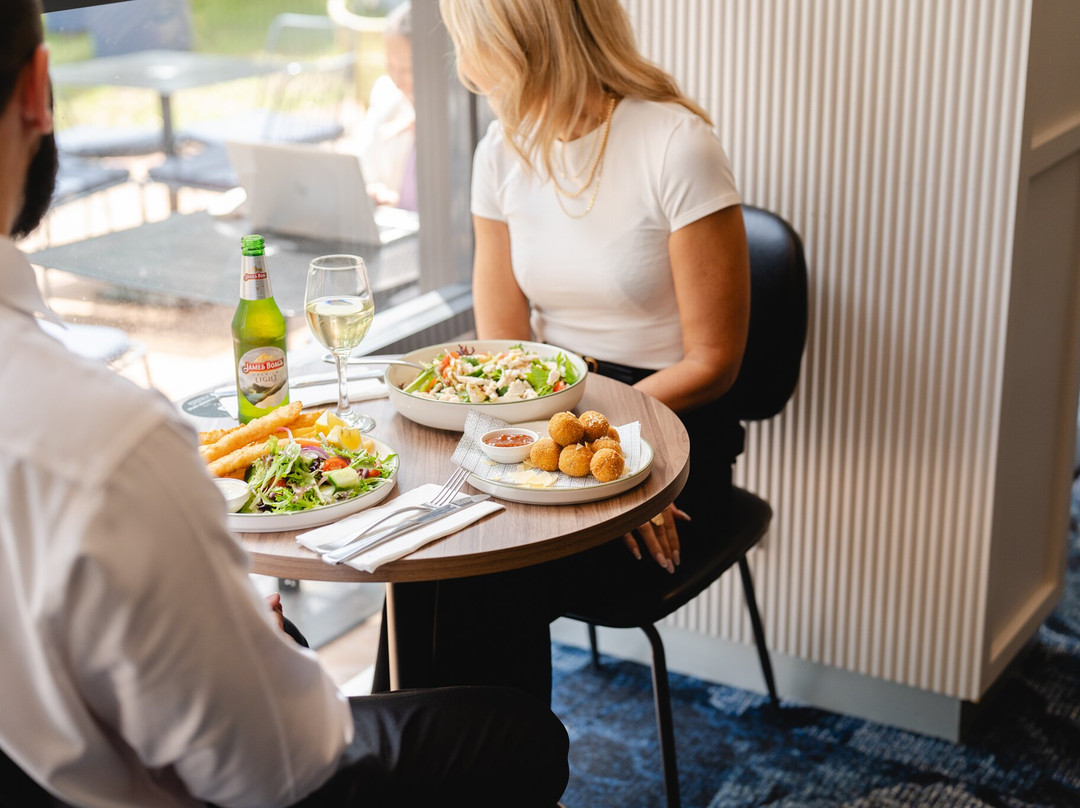 Distrikt Press Cafe