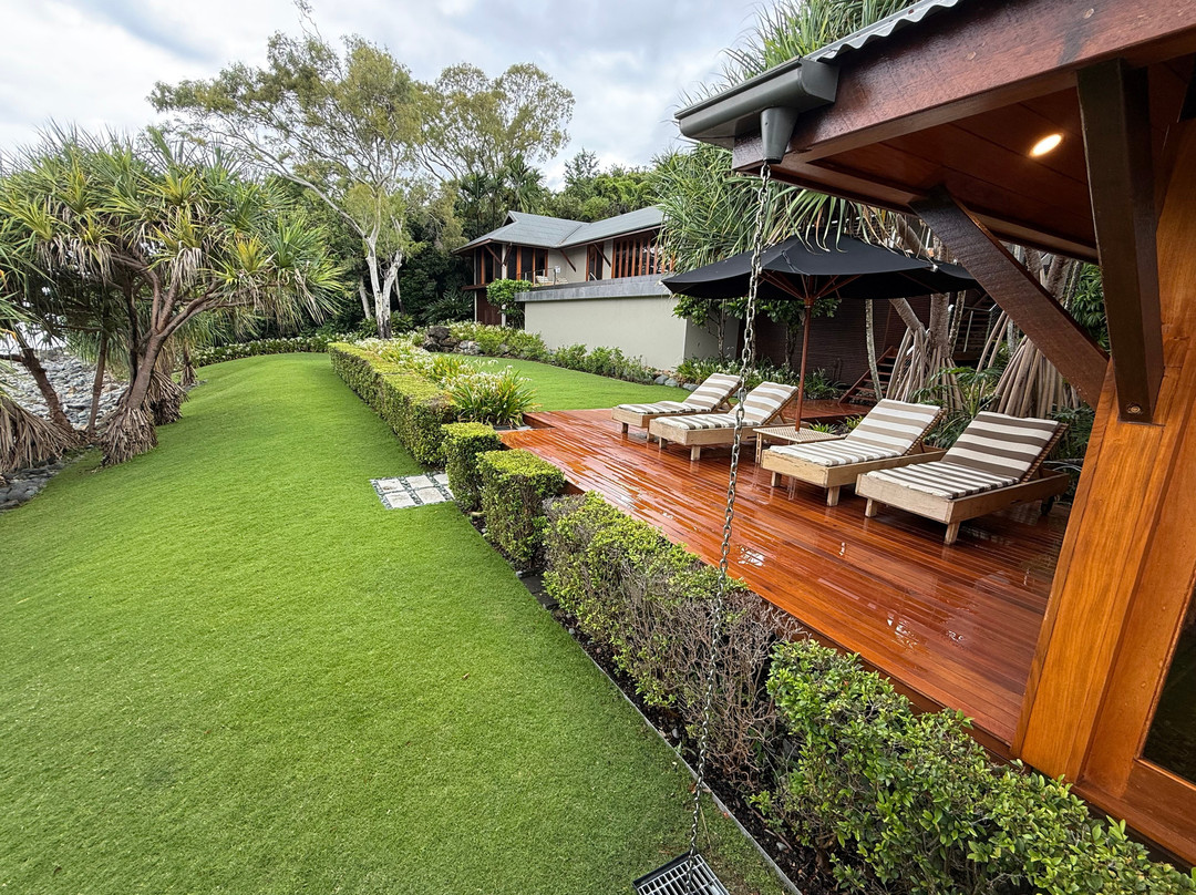 夸里阿酒店主图