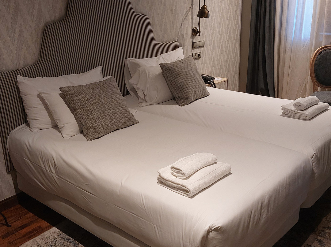 萨尔希多皇宫酒店主图