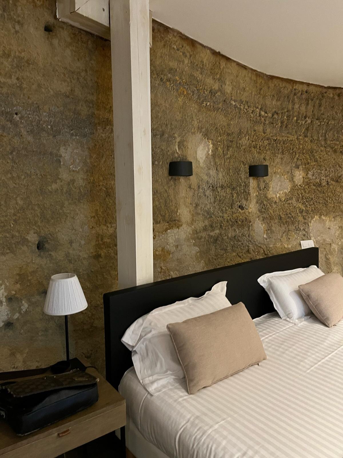 Logis Hôtel Rocaminori-官方