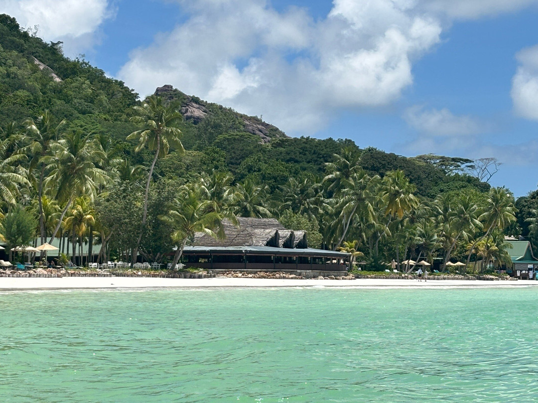 Cote d’Or Beach-普拉兰岛必去景点