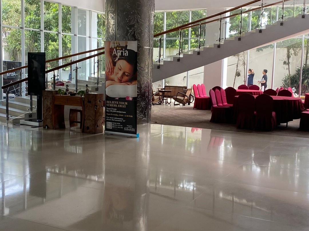 Atria Hotel Magelang主图