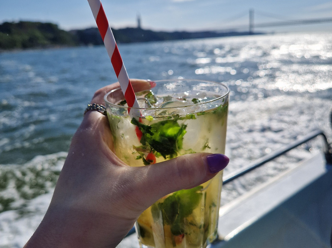 Boat Esmeralda Azul-里斯本必去景点