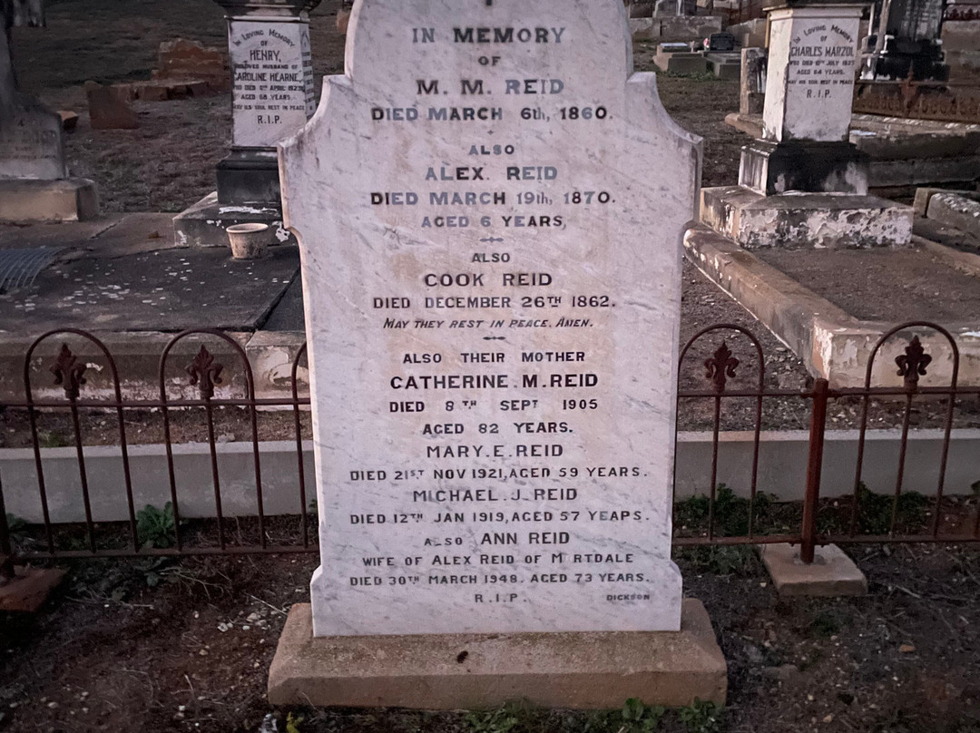 Yass Cemetery-亚斯必去景点