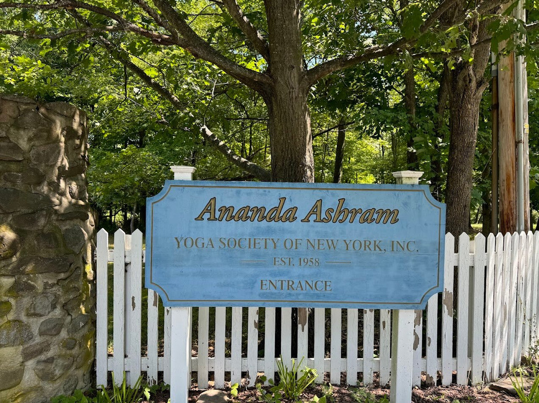 Ananda Ashram- Yoga Society of New York主图