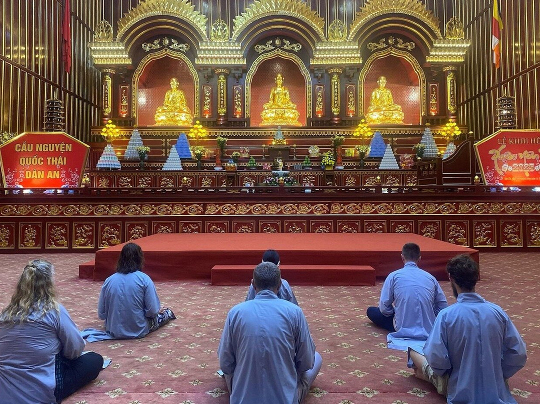 Mindfulness meditation retreat in Yen Tu, Ha Long