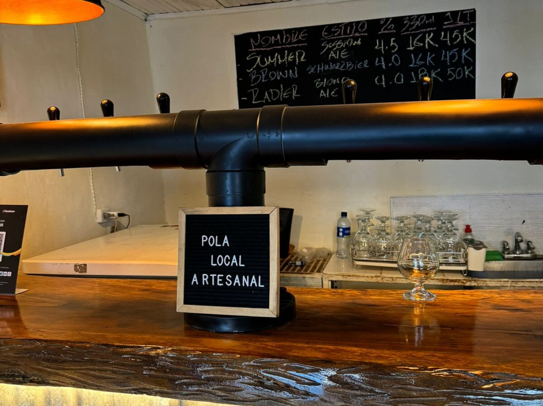 Cervecería Manonegra Taproom