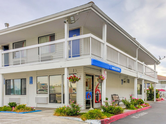 Motel 6 Medford North