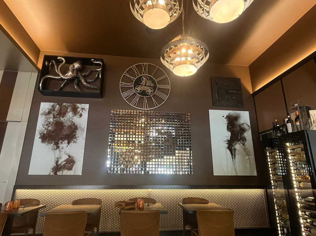 4 PUNTO 6 - Lounge Bar & Restaurant 