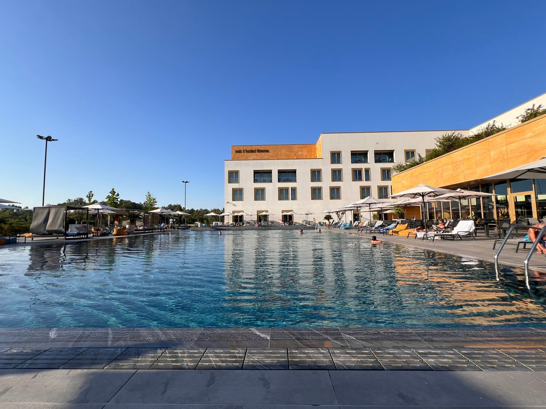 Mk Hotel Tirana主图