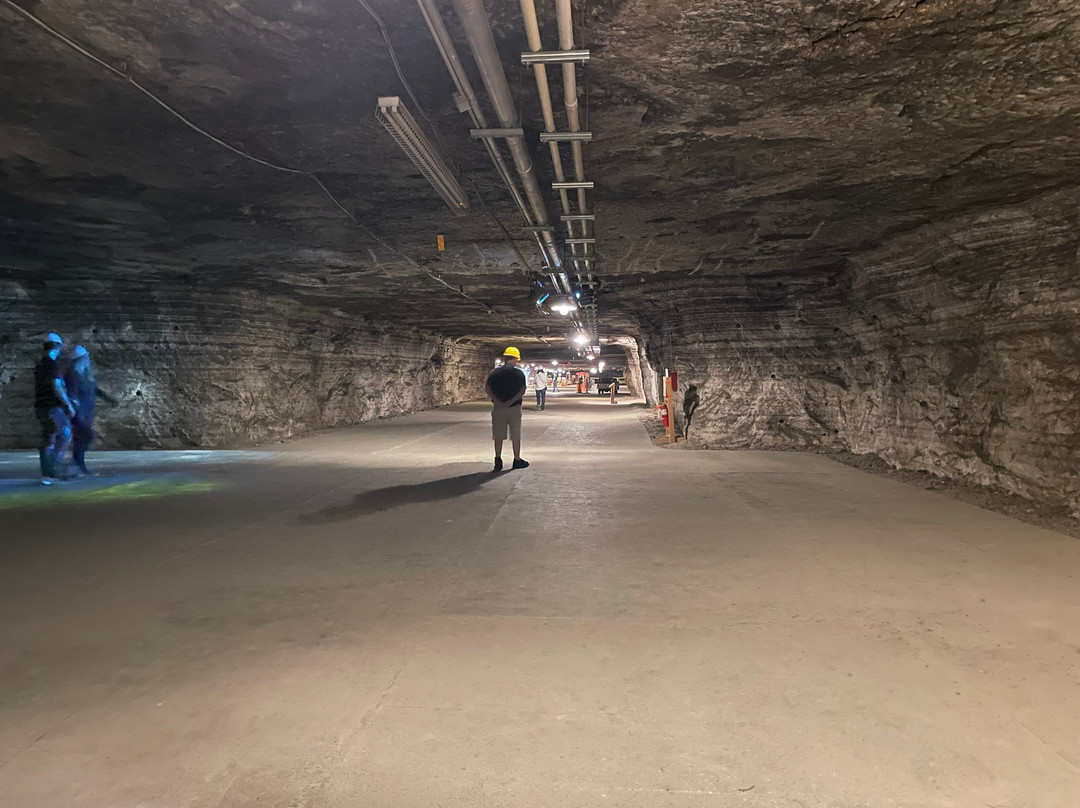 Strataca-Hutchinson必去景点