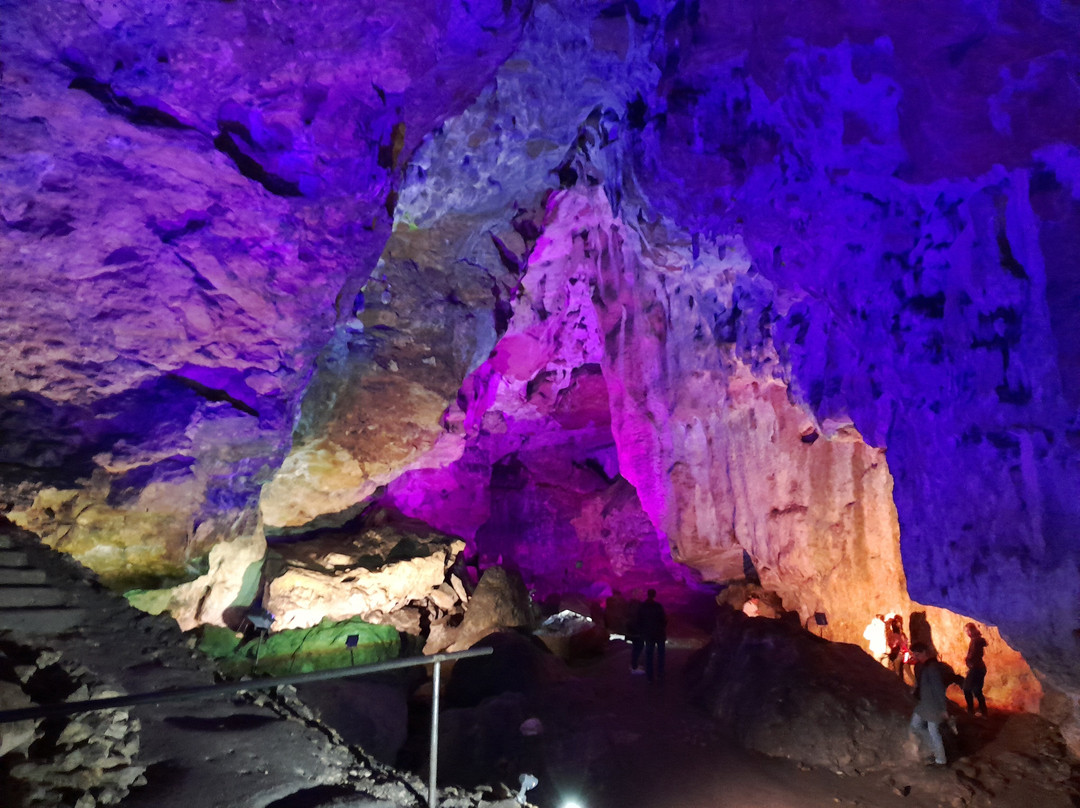 Nebelhöhle-Sonnenbuehl必去景点