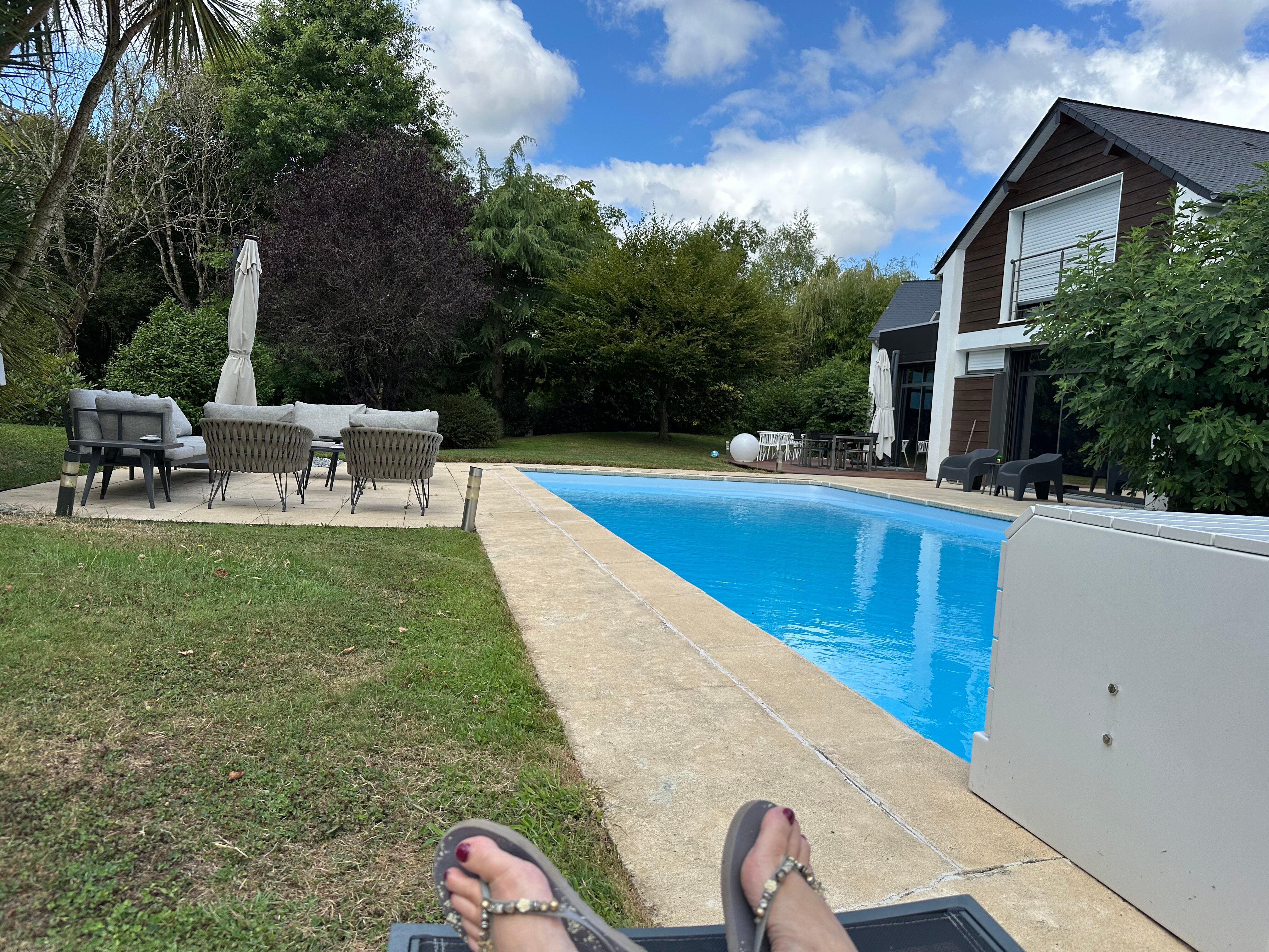 Les Arbres Rouges-泳池