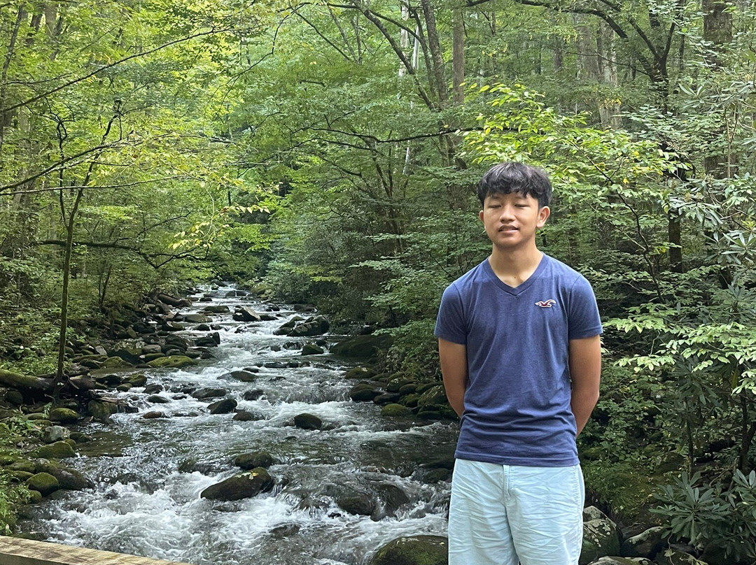 Grotto Falls Trail-大雾山国家公园必去景点