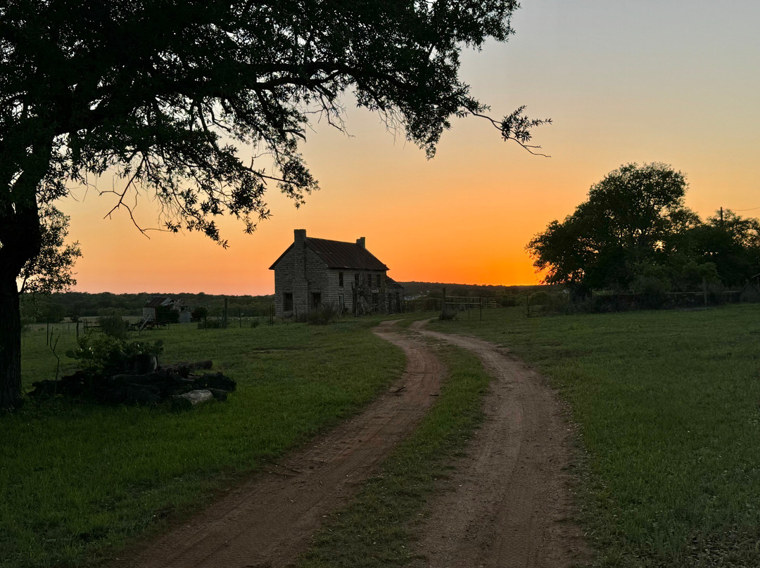 The Bluebonnet House-Burnet必去景点
