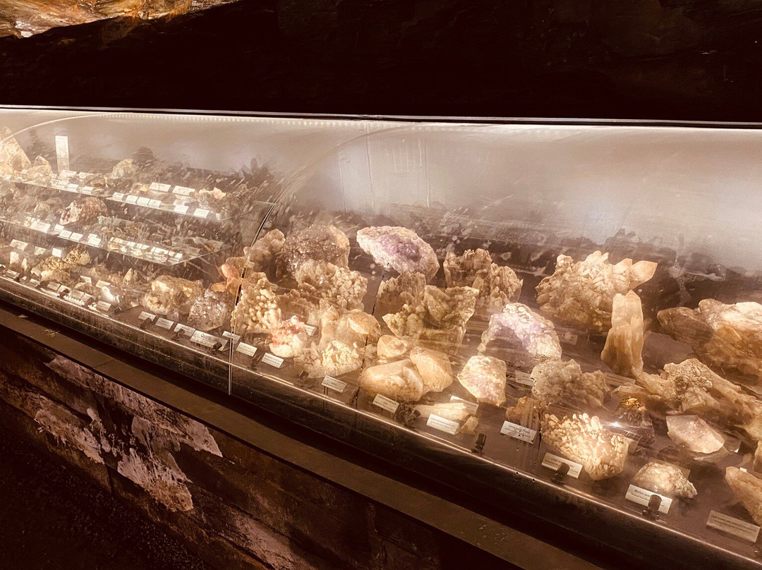Carnglaze Caverns-利斯卡德必去景点