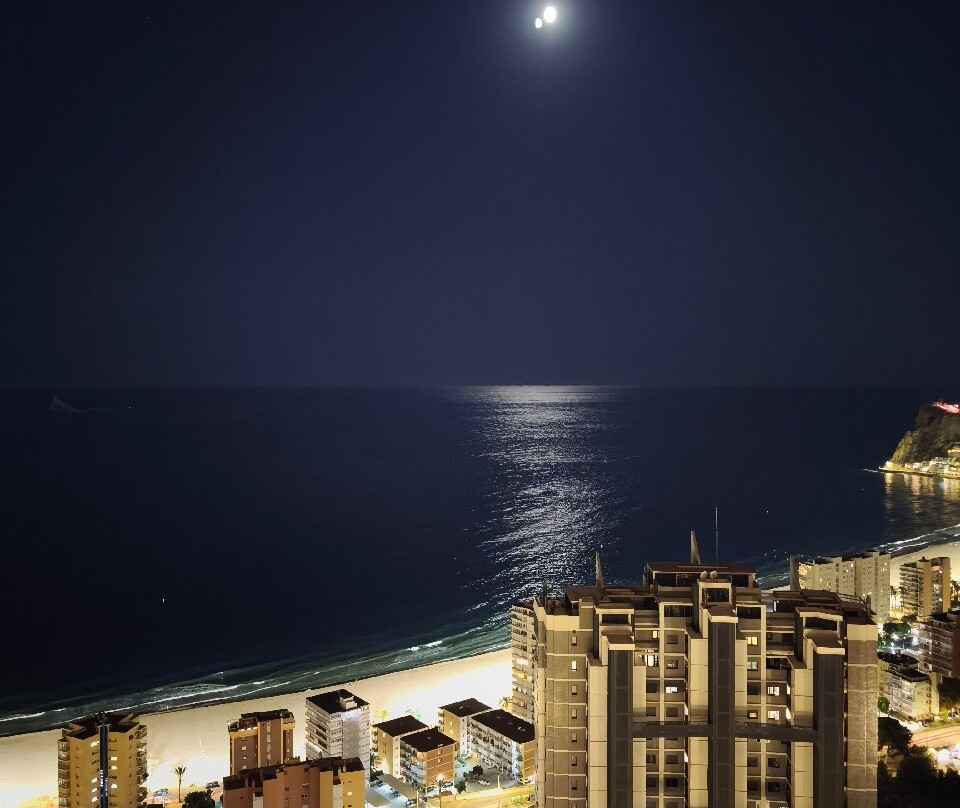 Intempo Building-贝尼多姆必去景点