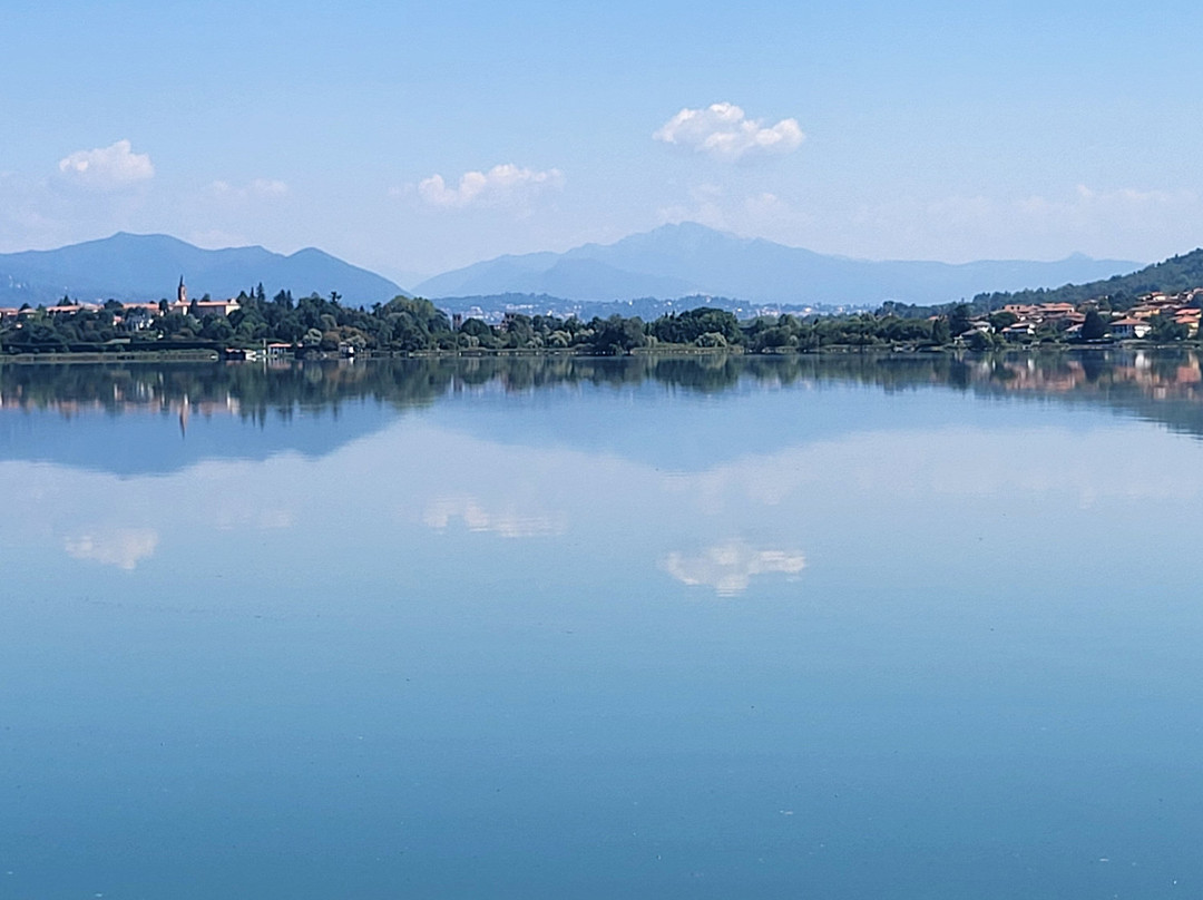 Lago di Comabbio-瓦雷泽必去景点