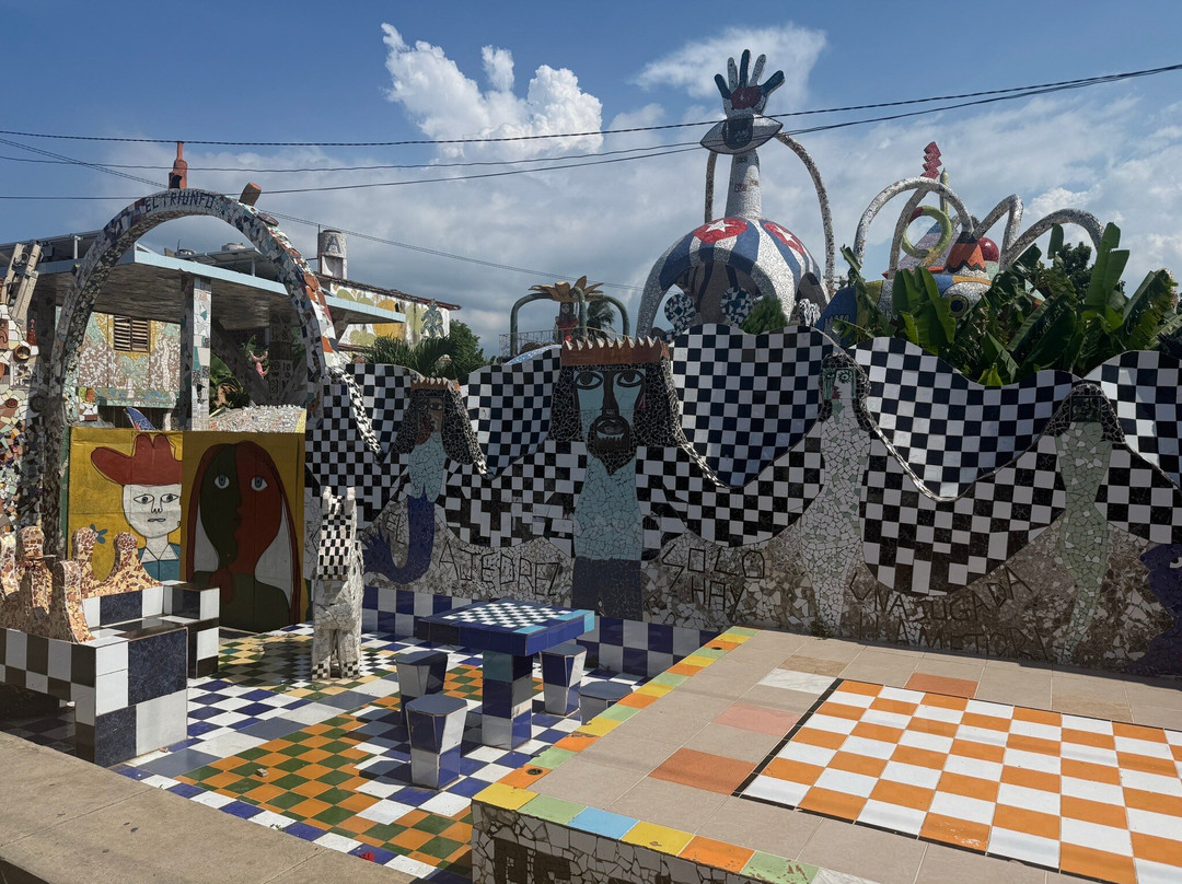 Cuban Classic Car Tours by Eddy-哈瓦那必去景点