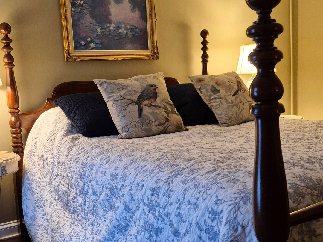 The Red Lantern Inn主图