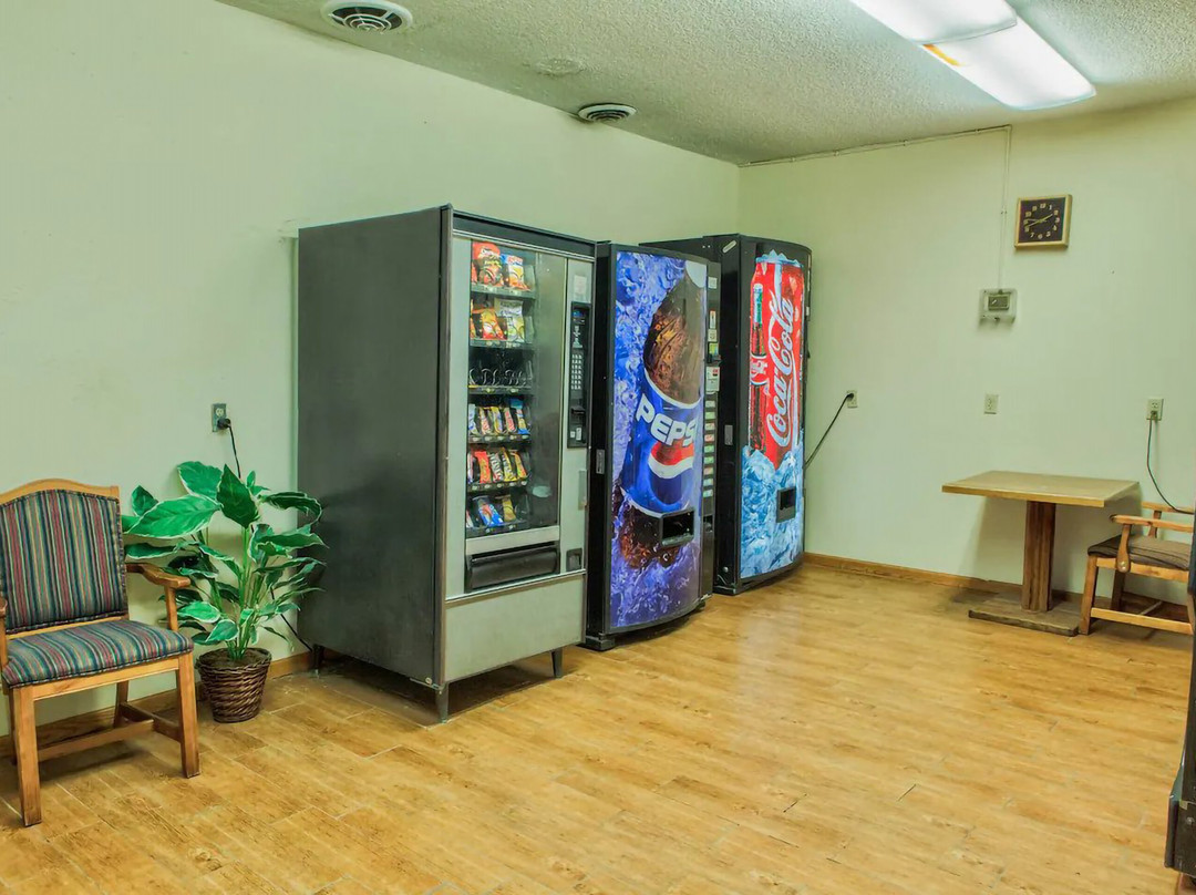 Coratel Inn & Suites By Jasper Mccook主图