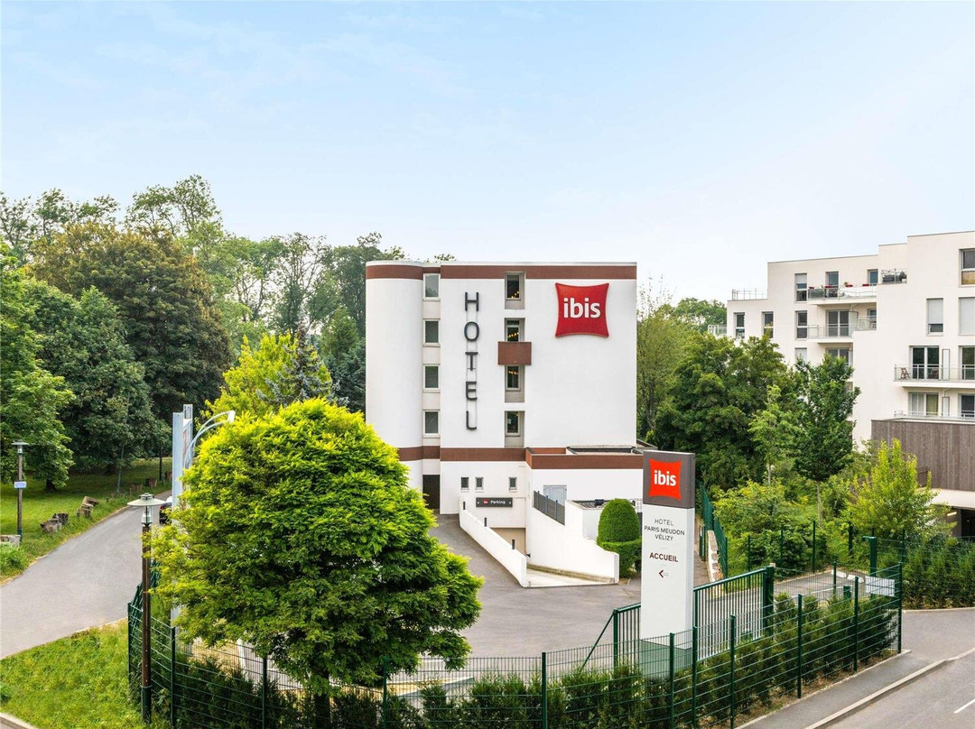 Chaville酒店住宿-宜必思巴黎默东维利兹酒店