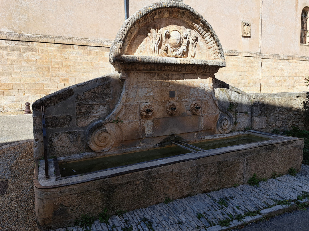Fontaine Mathéron-Saint-Saturnin-les-Apt必去景点