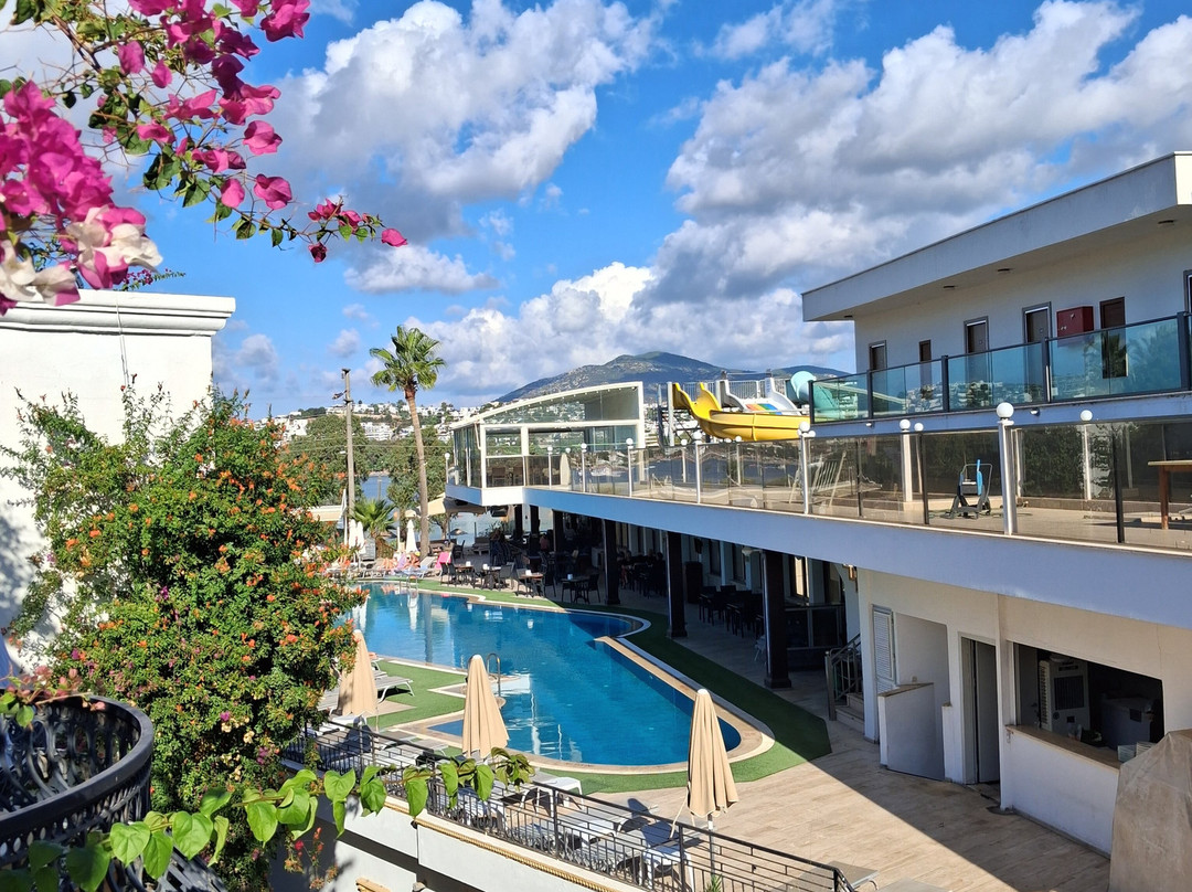 热带海滩酒店主图