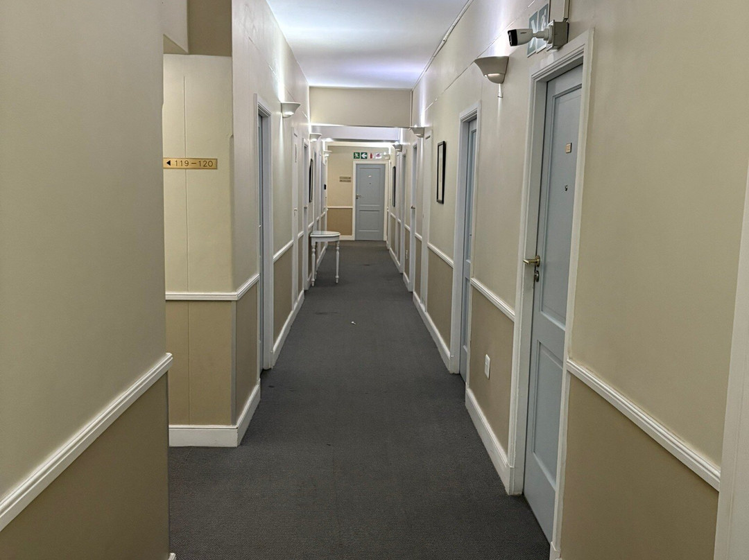 Queen's Hotel By BON Hotels主图