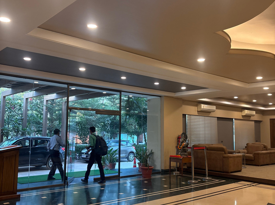 Renest Gandhidham主图