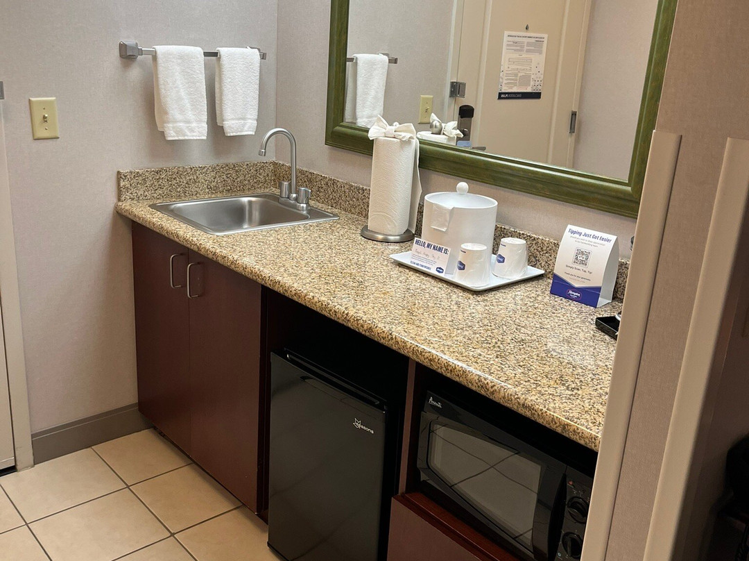 Hampton Inn & Suites Berkshires Lenox主图