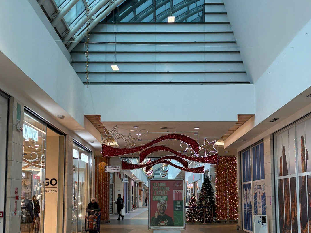 Centro Commerciale L'Aquilone-Nucleo Industriale Pile必去景点