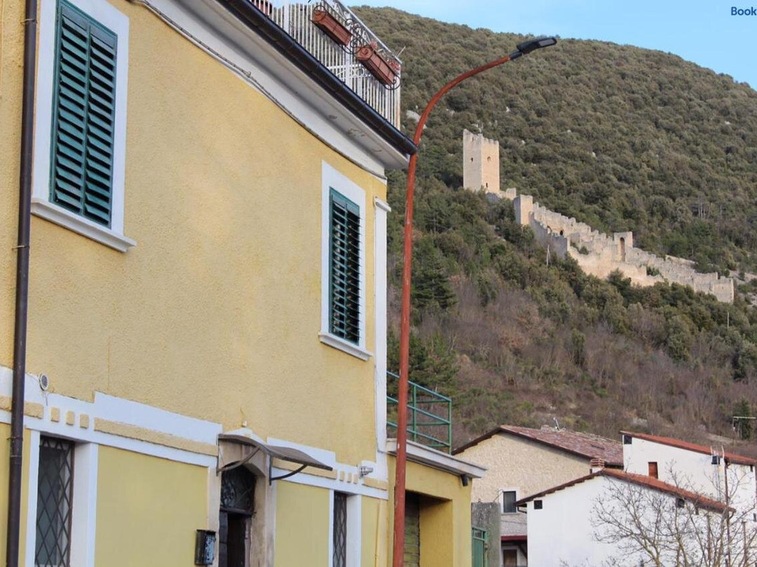 A due passi dal castello