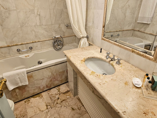 奥尔米假日别墅酒店主图