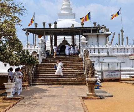 Travel With Manju-阿努拉德普勒圣城必去景点